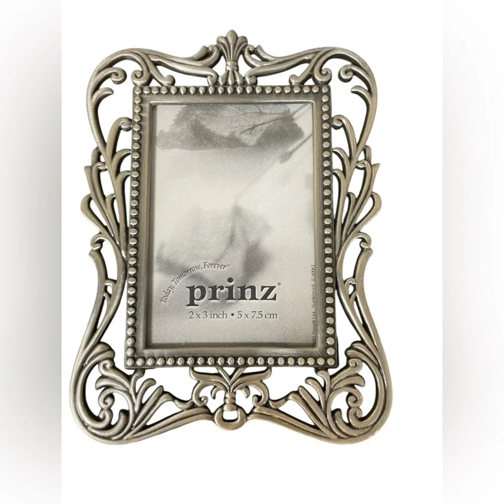 Silver Metal Frame for 2”X3” Photo